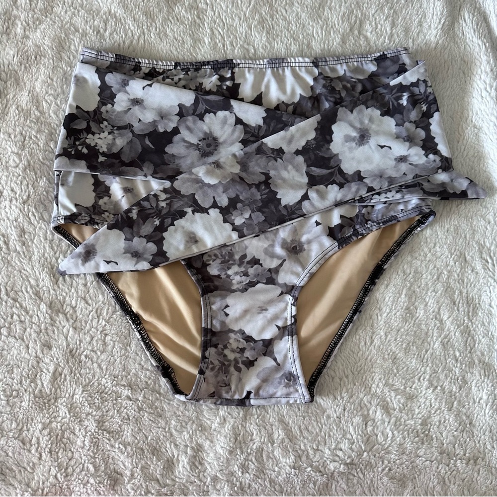 Handmade Kortni Jeane Black and White Floral tie up front bottoms